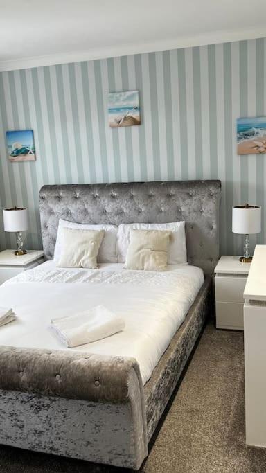 Cheerful 3 Bedroom Townhouse With Free Parking. 比勒瑞卡 外观 照片
