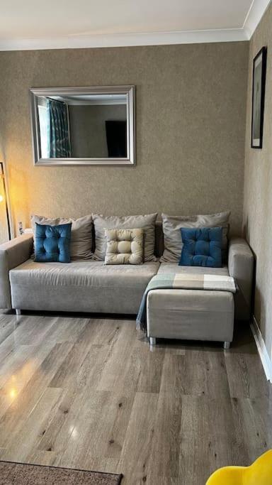 Cheerful 3 Bedroom Townhouse With Free Parking. 比勒瑞卡 外观 照片