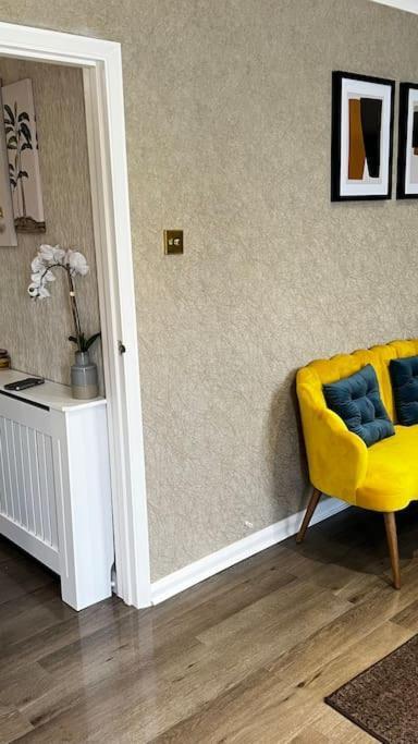 Cheerful 3 Bedroom Townhouse With Free Parking. 比勒瑞卡 外观 照片