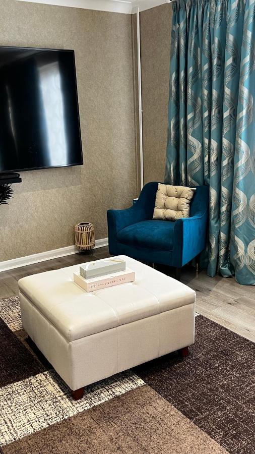 Cheerful 3 Bedroom Townhouse With Free Parking. 比勒瑞卡 外观 照片